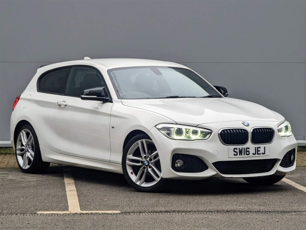 2016 BMW 118i — image 9