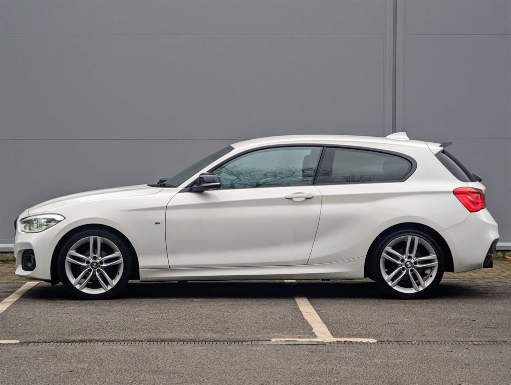 2016 BMW 118i — image 10