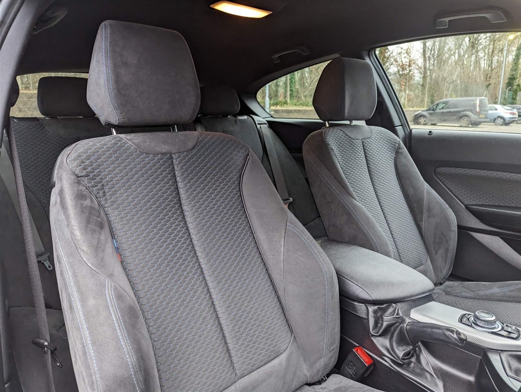 2016 BMW 118i — image 44