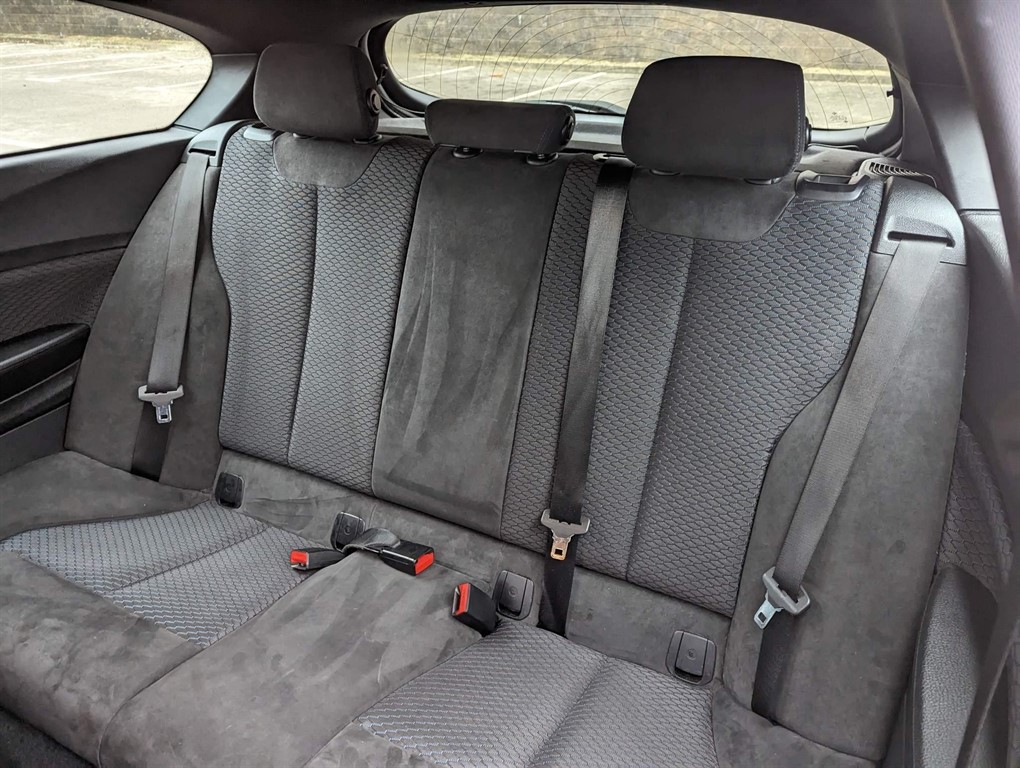 2016 BMW 118i — image 12