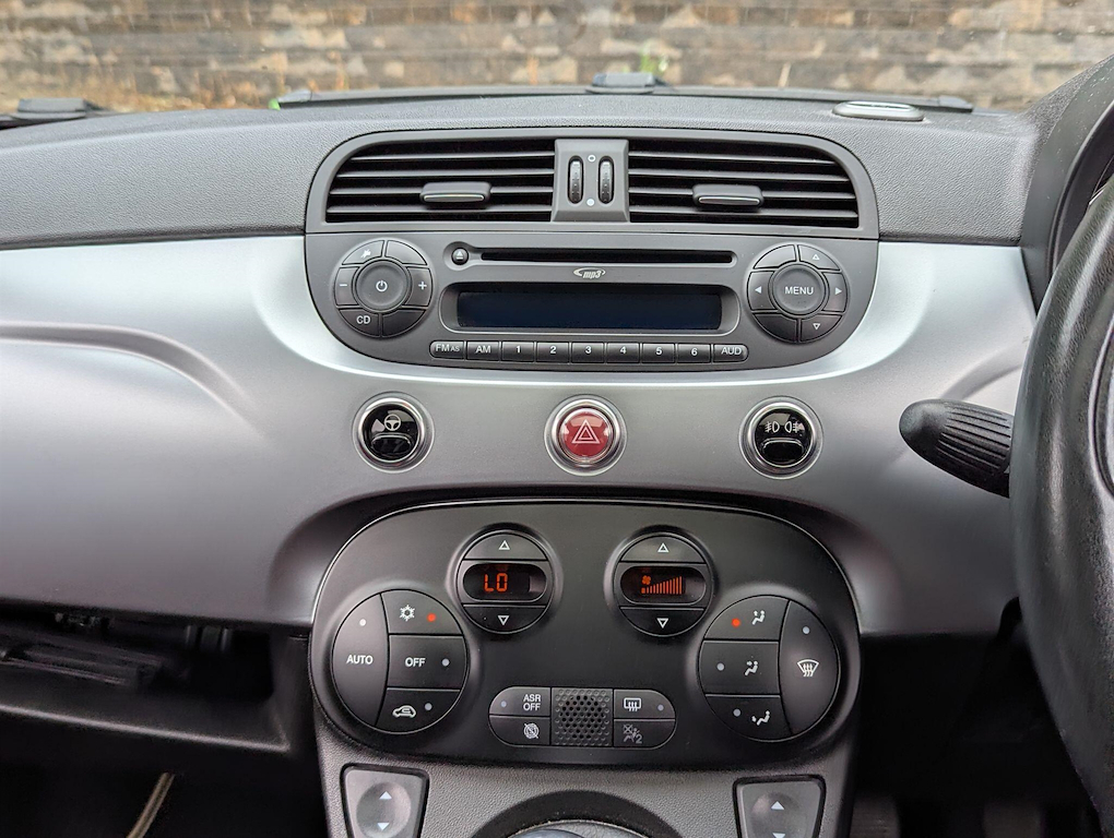 2015 Fiat 500 — image 13