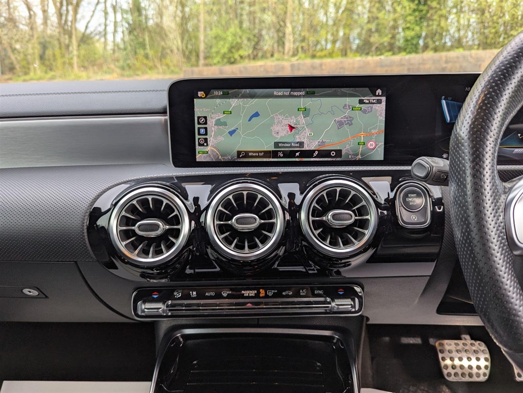 2019 Mercedes-Benz A35 AMG — image 12