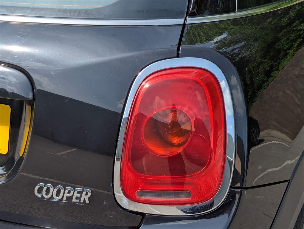 2015 MINI Hatch — image 22