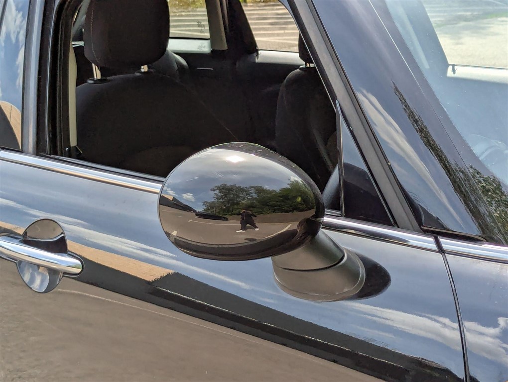 2015 MINI Hatch — image 25