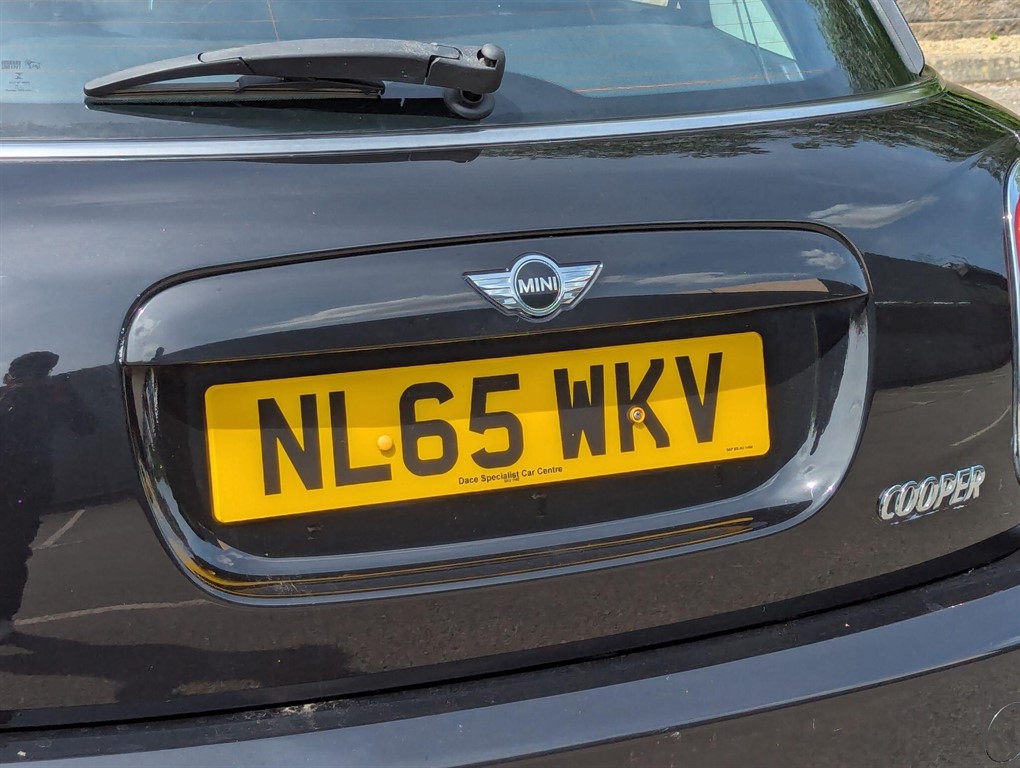 2015 MINI Hatch — image 20