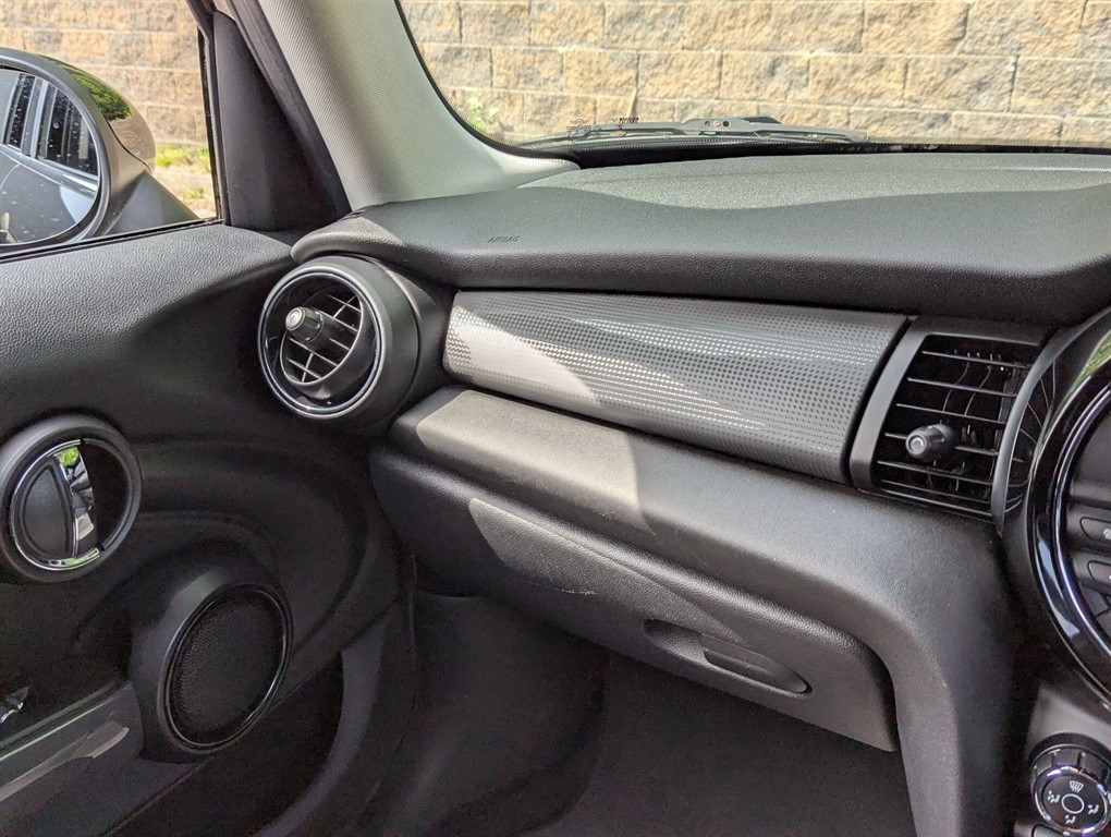 2015 MINI Hatch — image 11