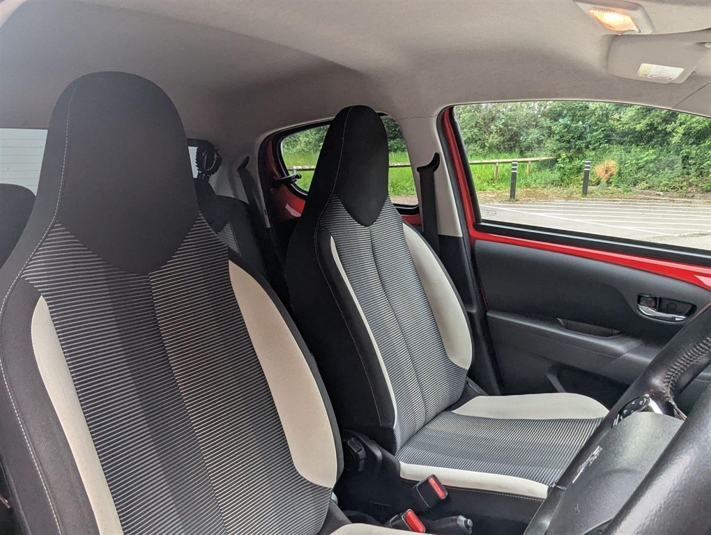 2017 Peugeot 108 — image 10