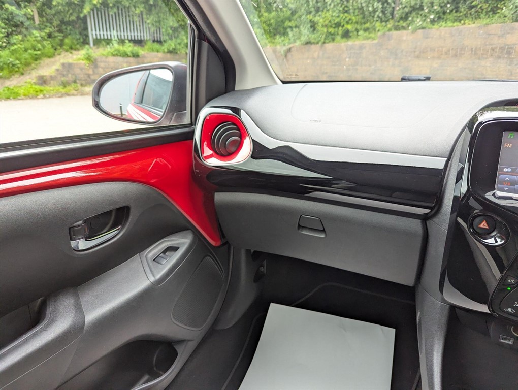 2017 Peugeot 108 — image 18
