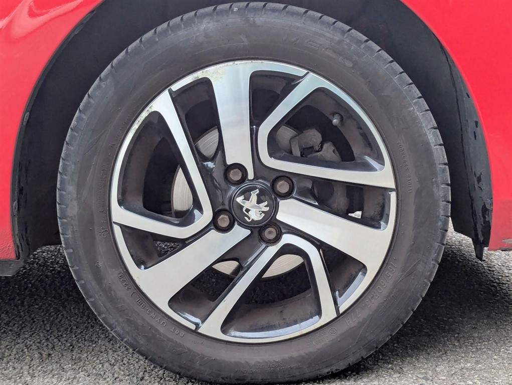 2017 Peugeot 108 — image 32
