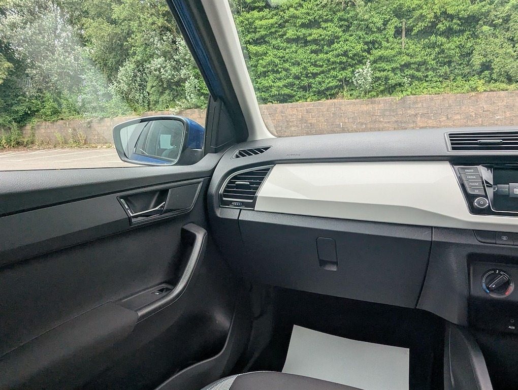 2015 Skoda Fabia — image 17