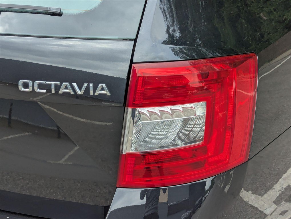 2016 Skoda Octavia — image 26