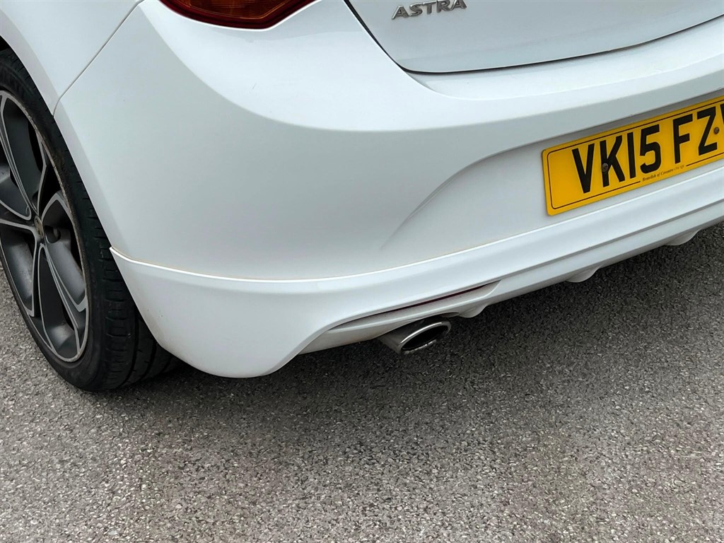 2015 Vauxhall Astra — image 25