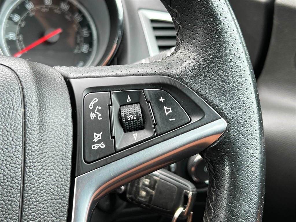 2015 Vauxhall Astra — image 15