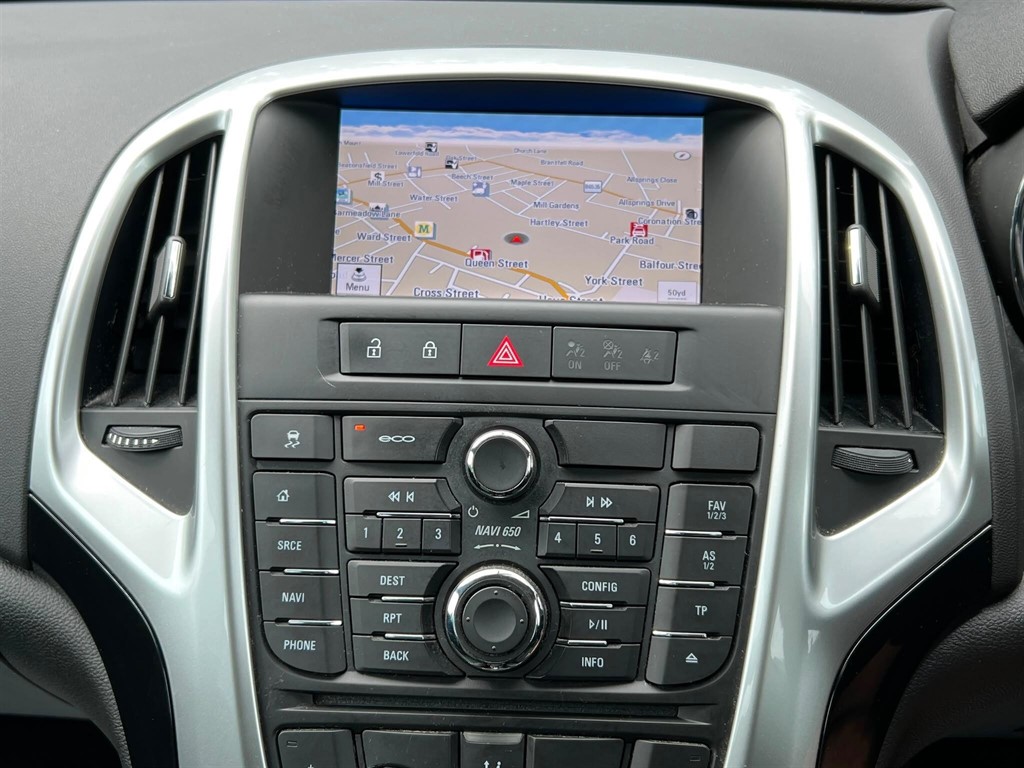 2015 Vauxhall Astra — image 13