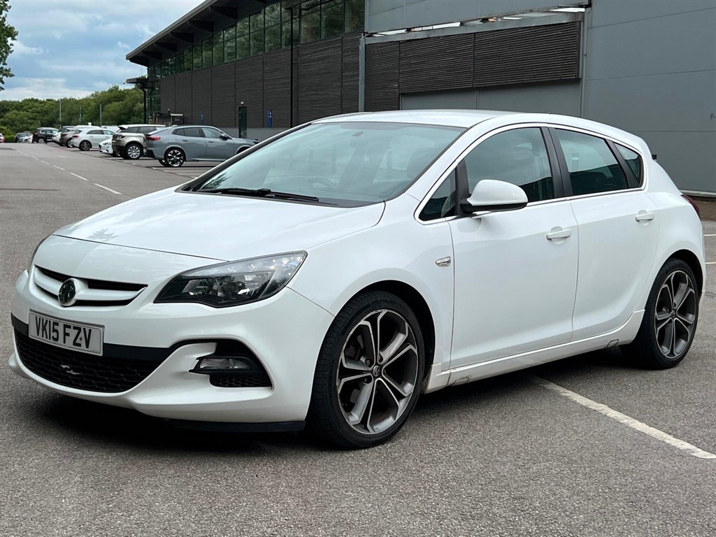 2015 Vauxhall Astra — image 4