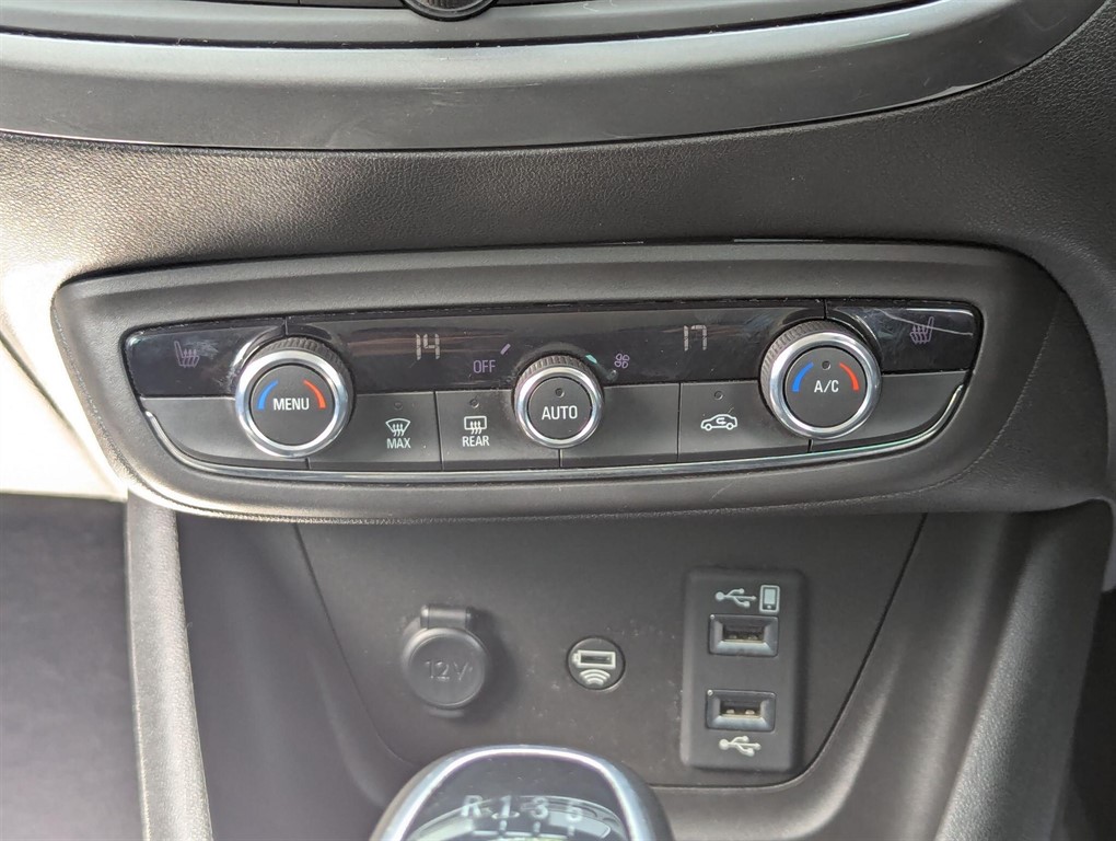2021 Vauxhall Crossland — image 17