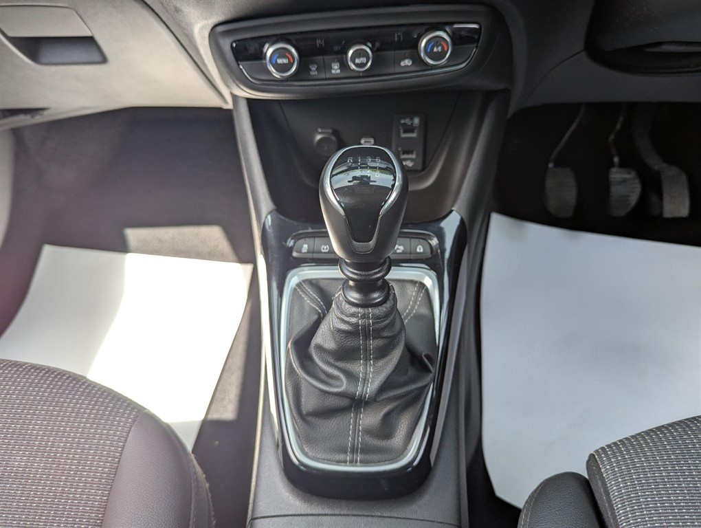 2021 Vauxhall Crossland — image 8
