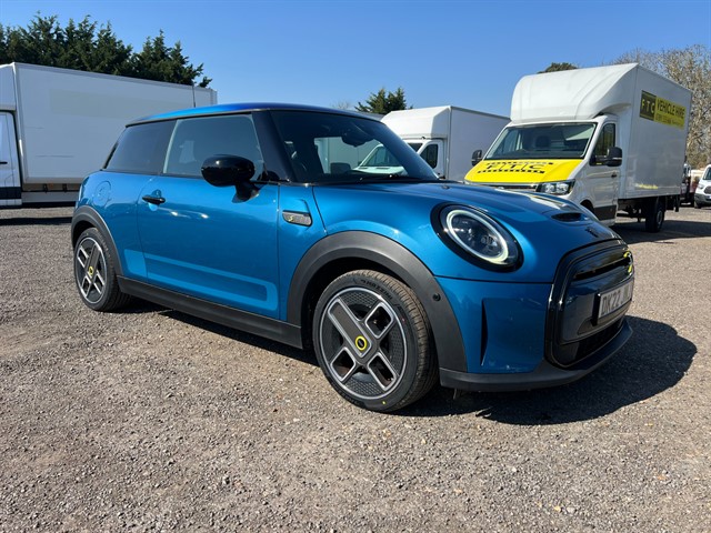 2022 MINI COOPER S COOPER S COLLECTION ELECTRIC 12,950 12,950 ULEZ COMPLIANT REG DK22JNJ 2022... photo