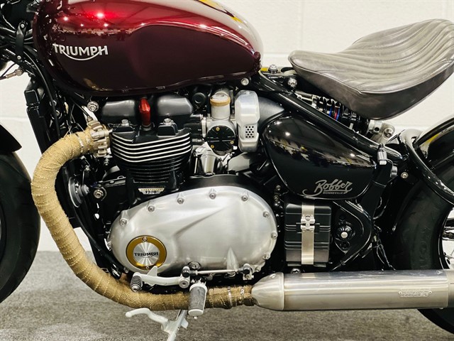 Triumph bobber online vance and hines