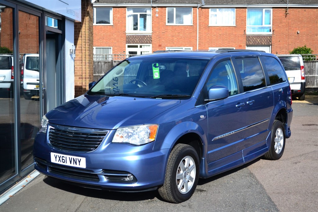 Used Chrysler Voyager for sale in Leicester, Leicestershire Paddock