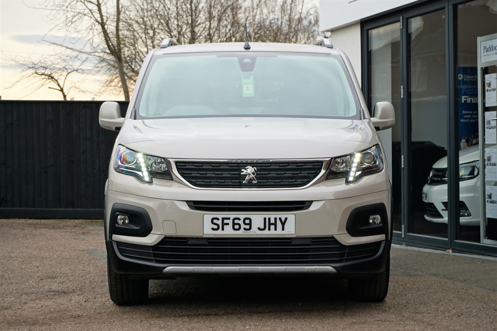 Peugeot Rifter Review (2019) - Changing Lanes