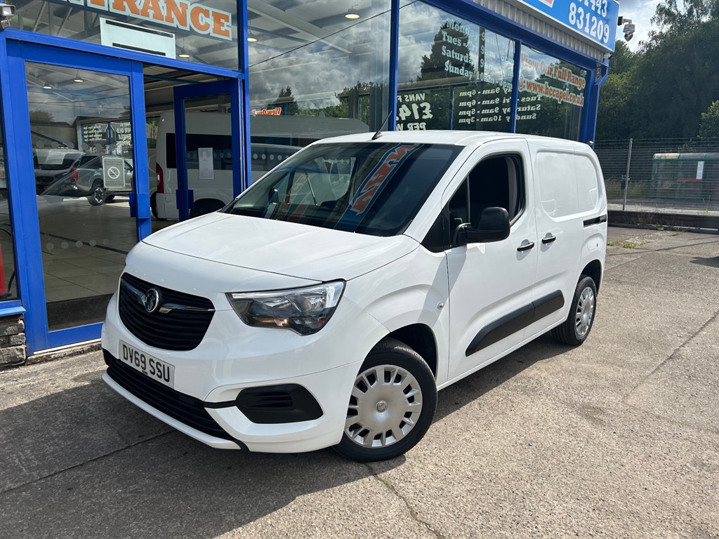 White vauxhall combo sales van