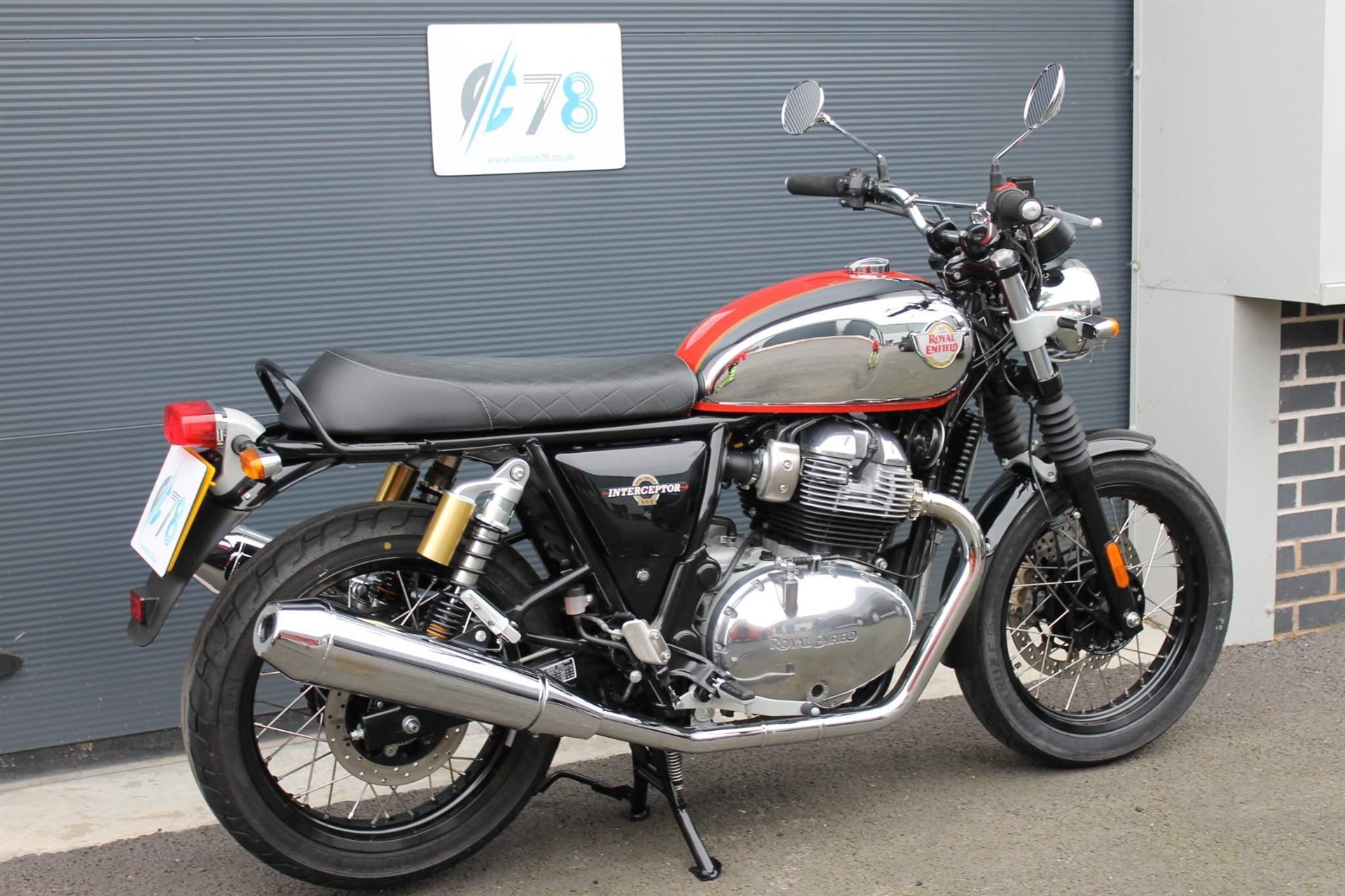 Royal enfield store interceptor 650 chrome