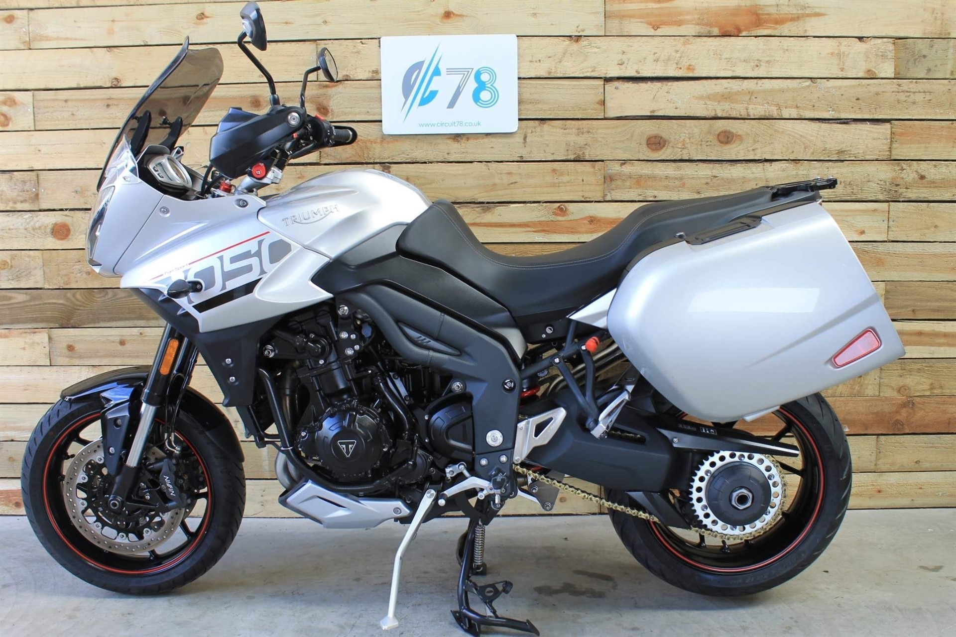 used triumph tiger 1050