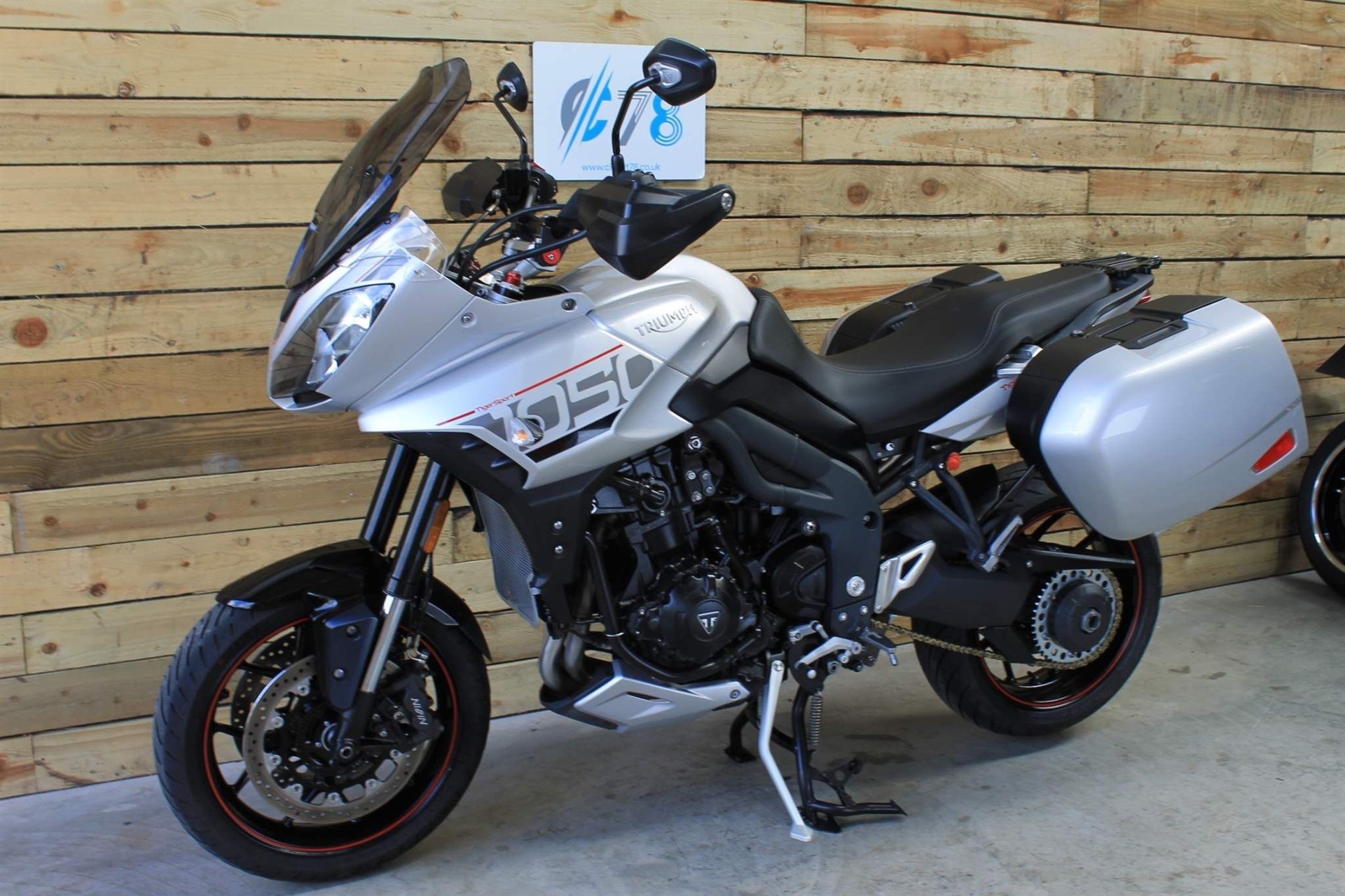 used triumph tiger 1050