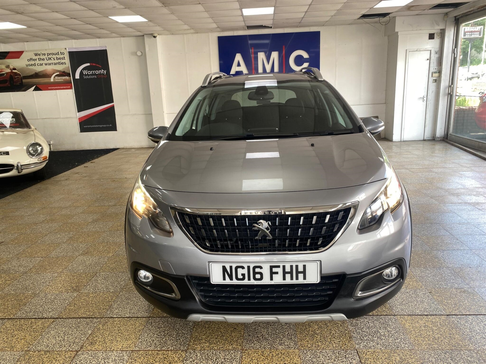 2016 Peugeot 2008 thumbnail 2