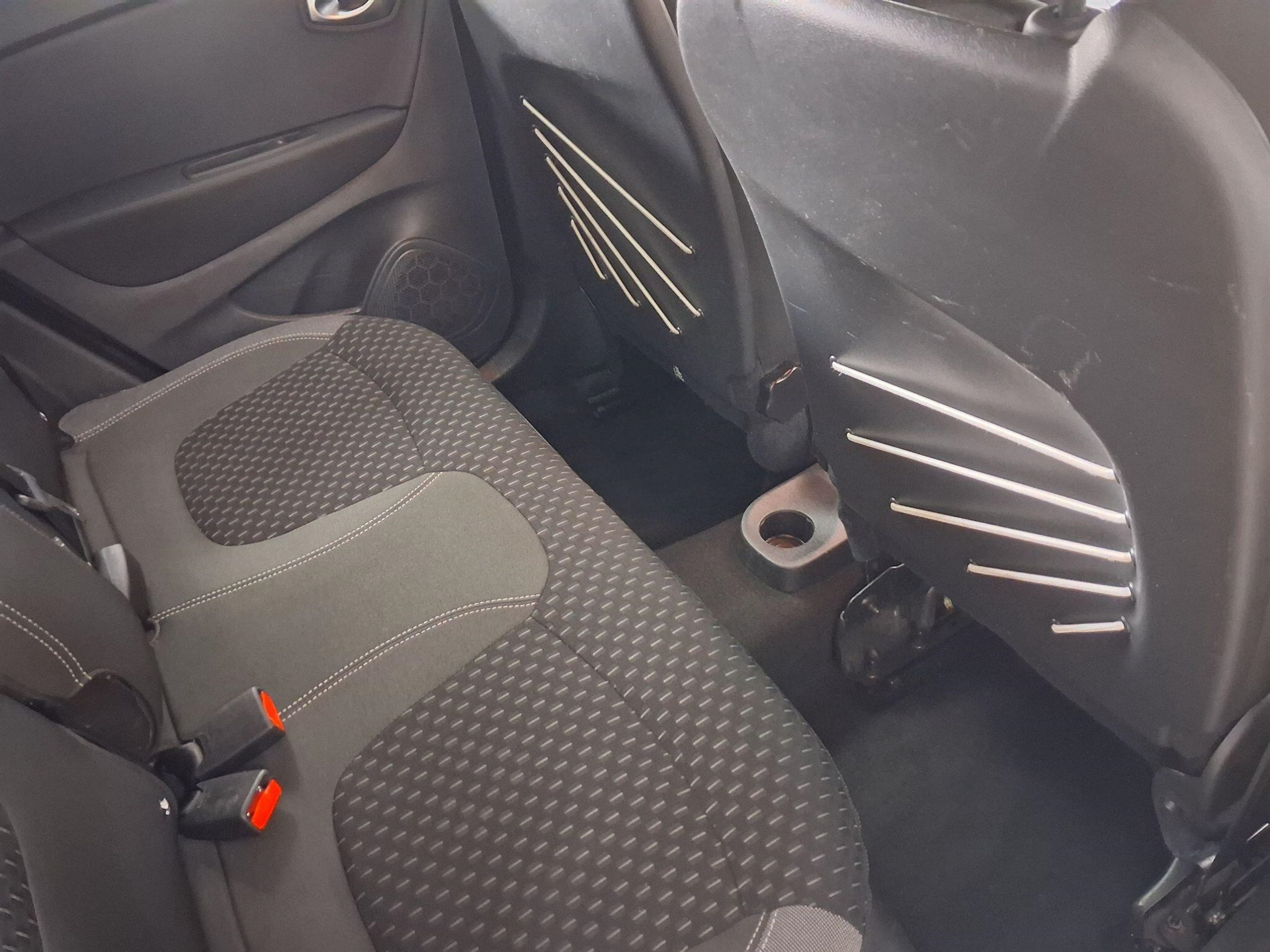 2017 Renault Captur thumbnail 17