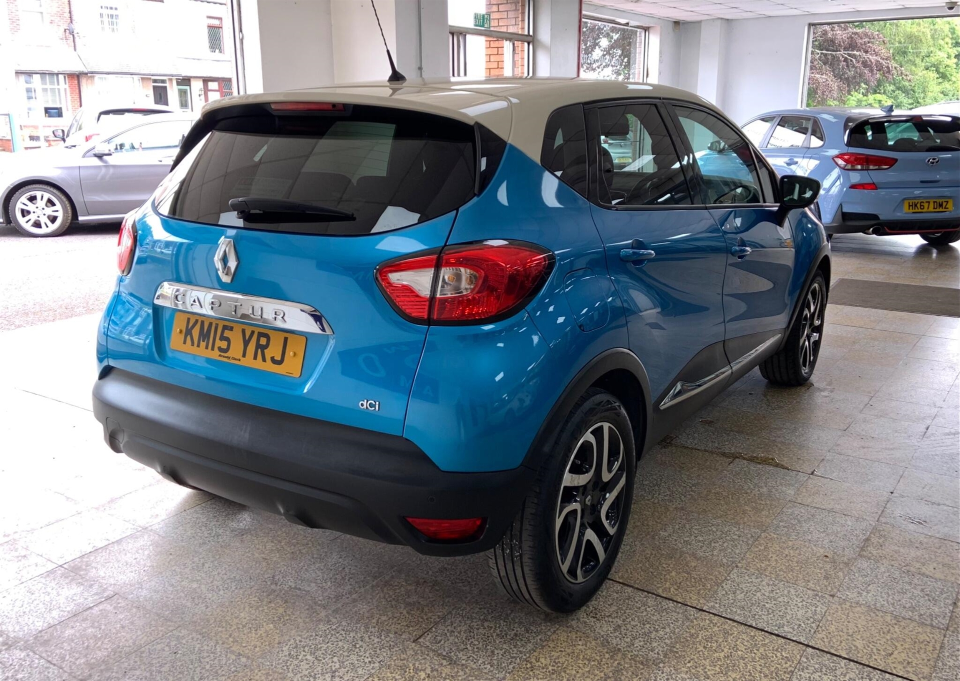 2015 Renault Captur thumbnail 10