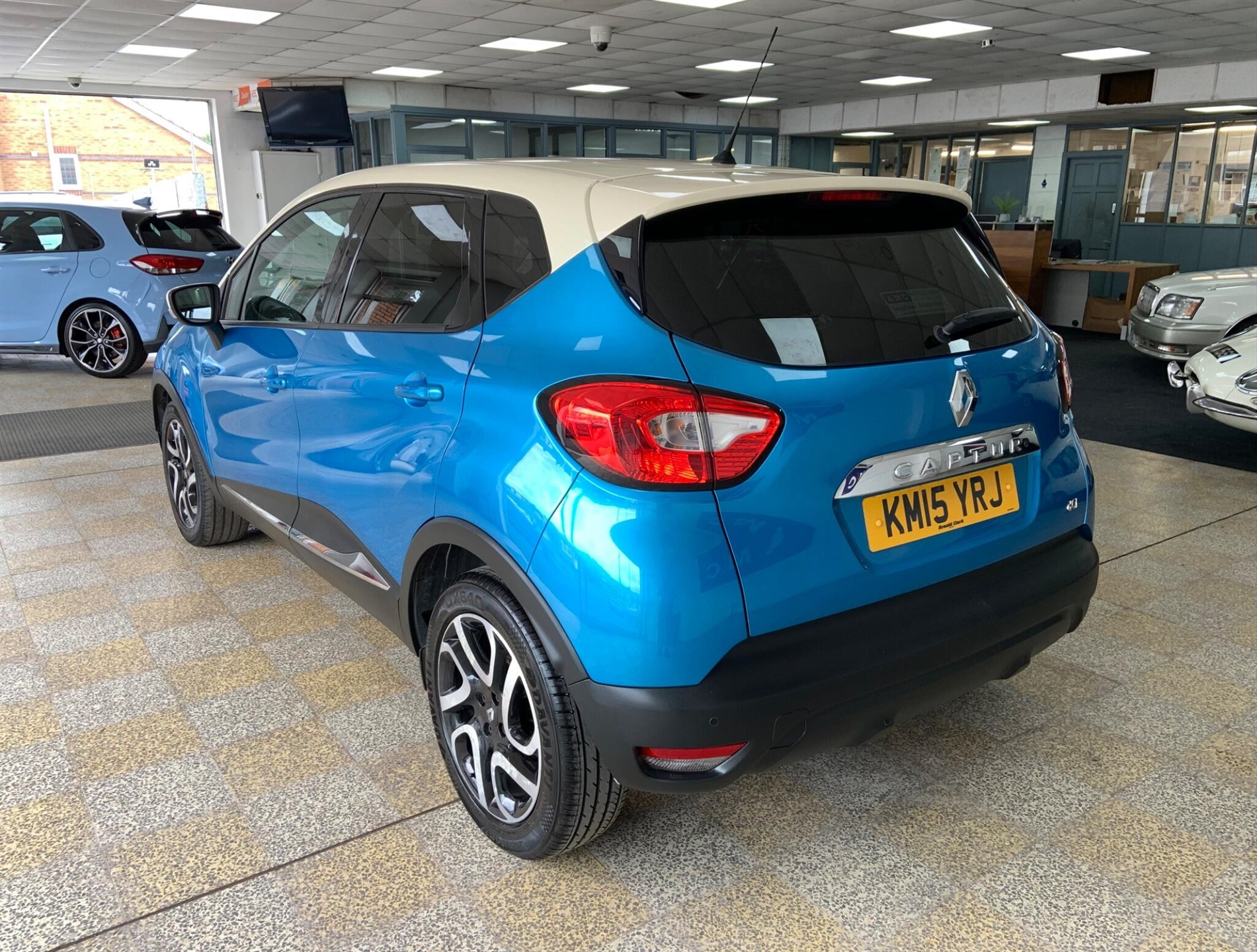 2015 Renault Captur thumbnail 6