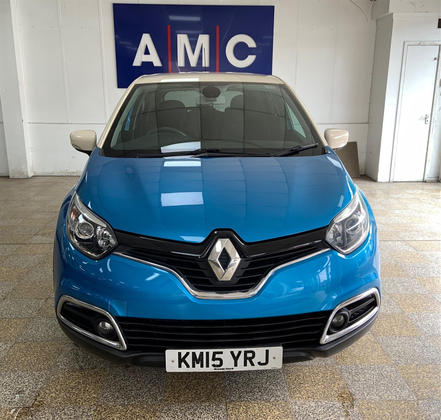 2015 Renault Captur thumbnail 2