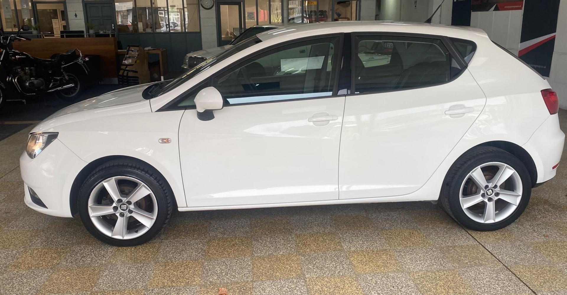2015 SEAT Ibiza thumbnail 5