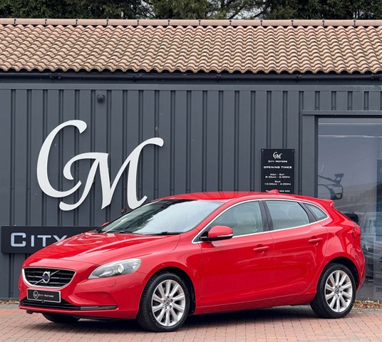 2013 Volvo V40 SE Luxury Nav D3 Auto £8,490 photo