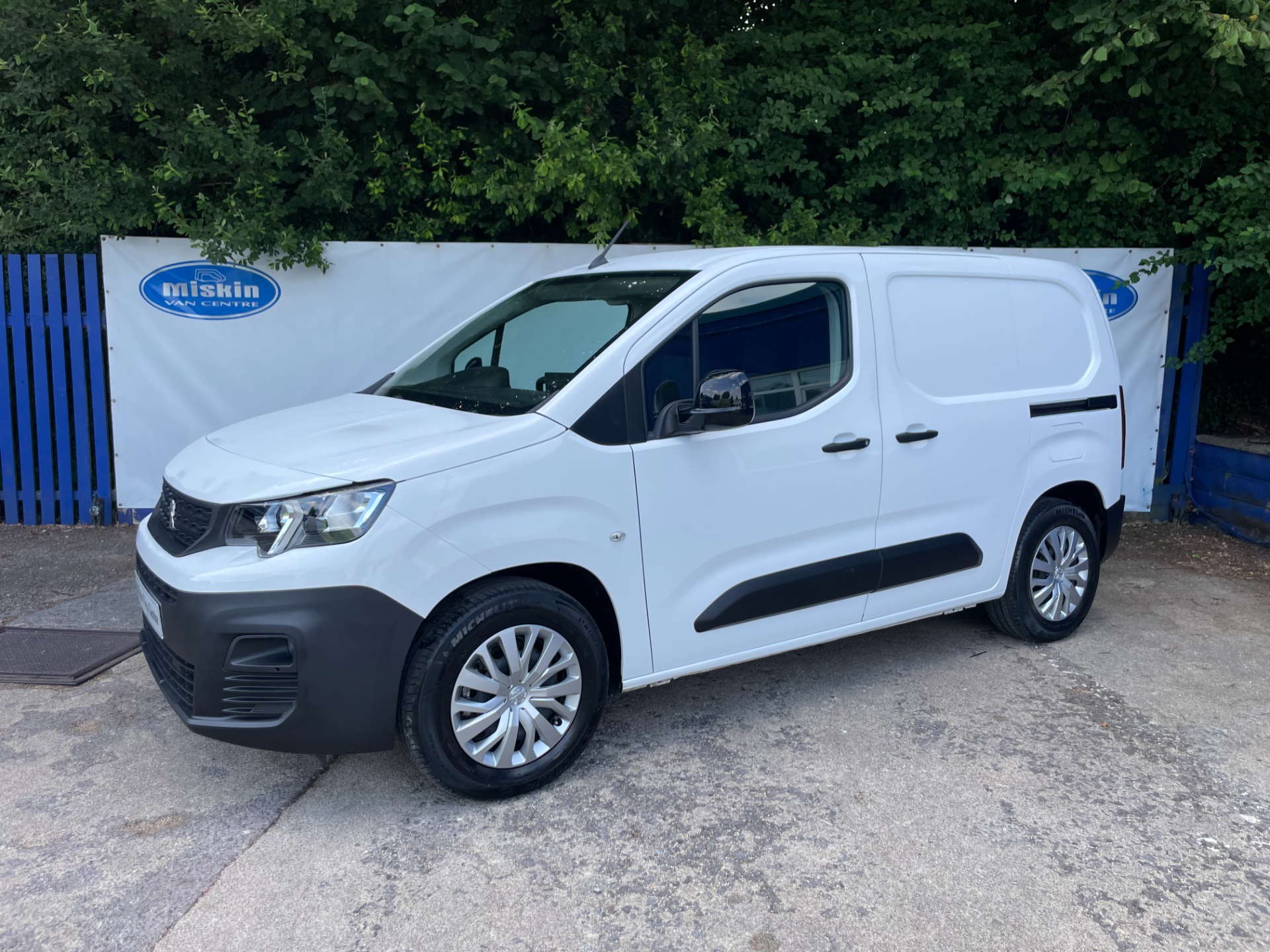 2022 PEUGEOT PARTNER
