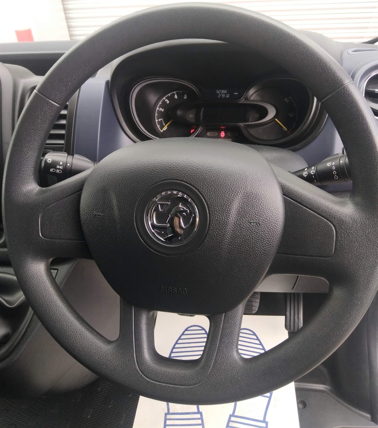 Vauxhall vivaro steering on sale wheel cover