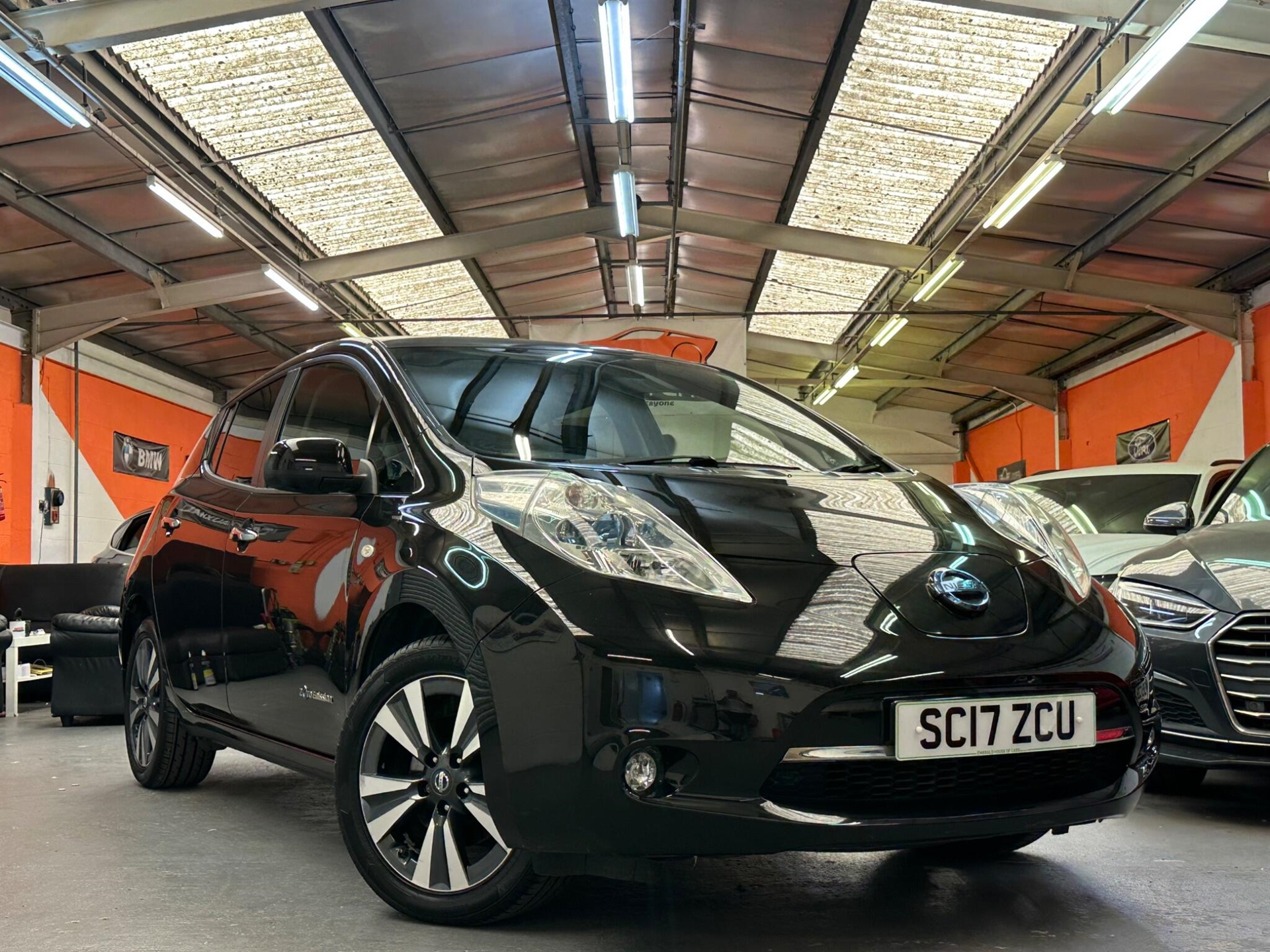 2017 NISSAN LEAF