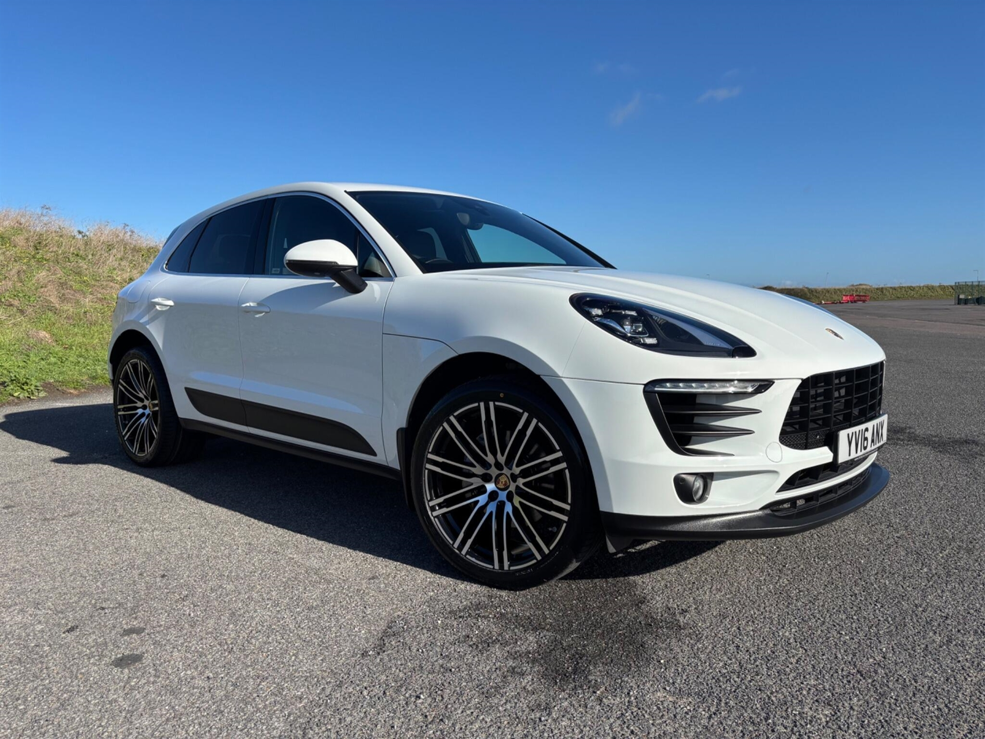2016 Porsche Macan