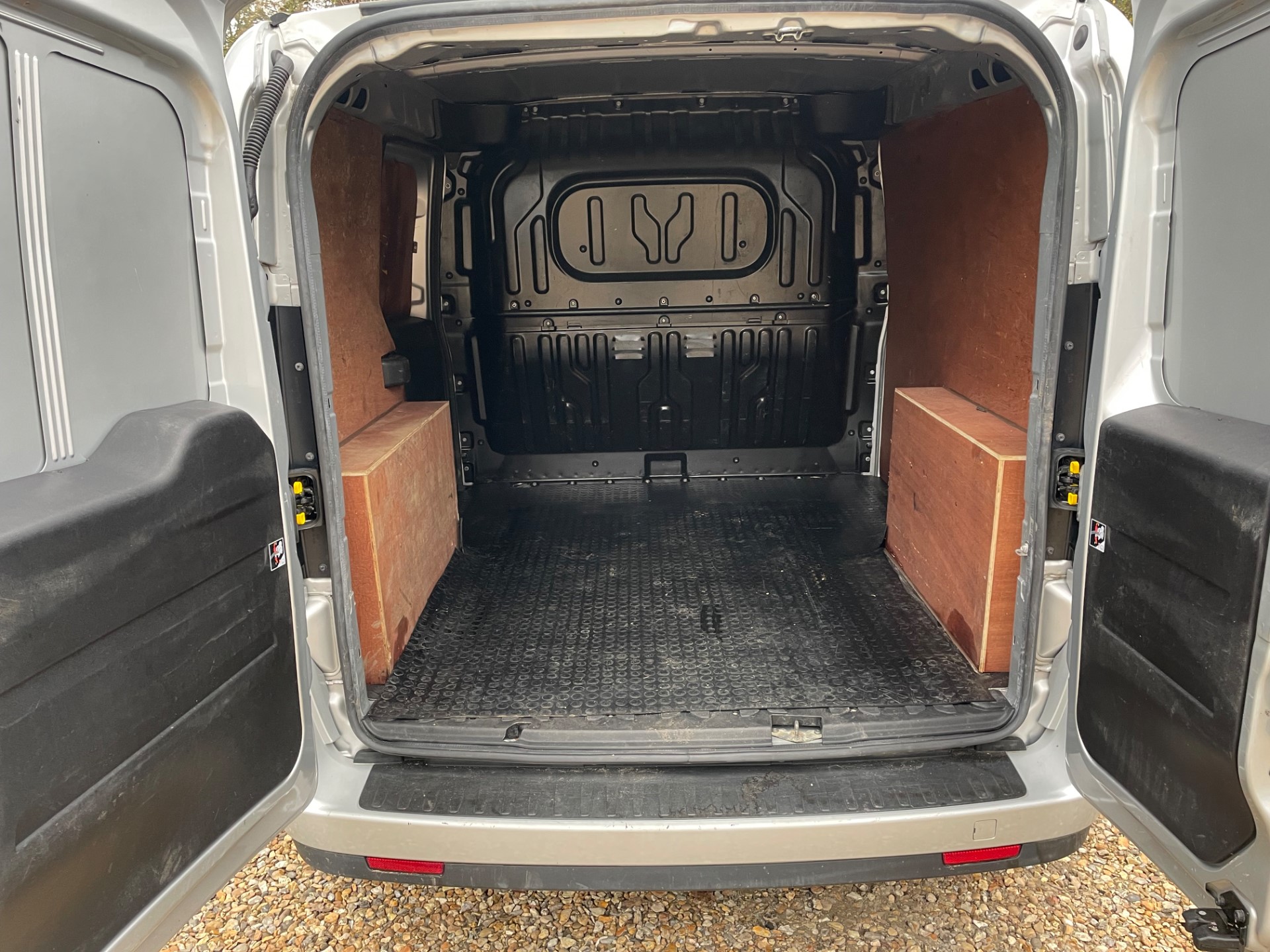 Used Vauxhall Combo L1H1 2000 SPORTIVE CDTI for sale in Southampton ...