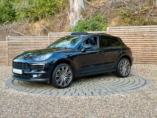 2016 Porsche Macan