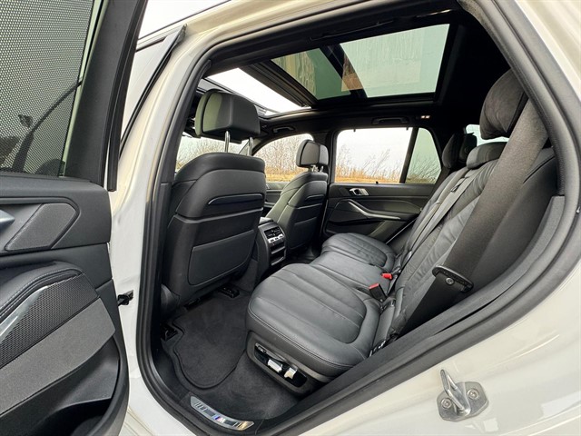 Bmw x5 car seat hotsell in middle