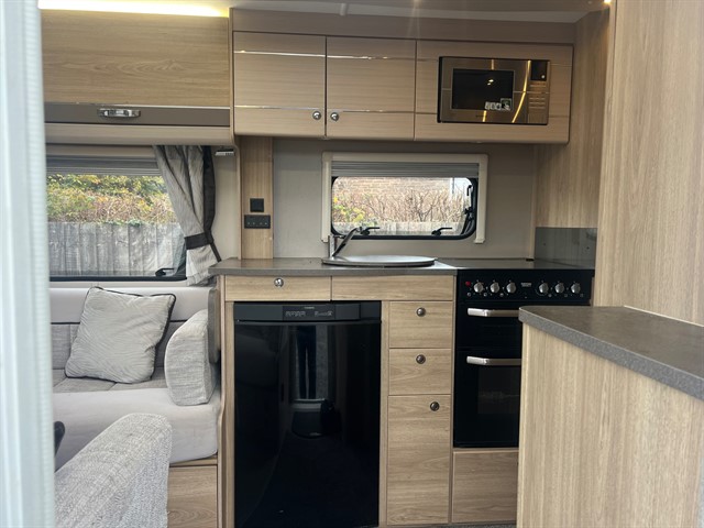Used Elddis Avante