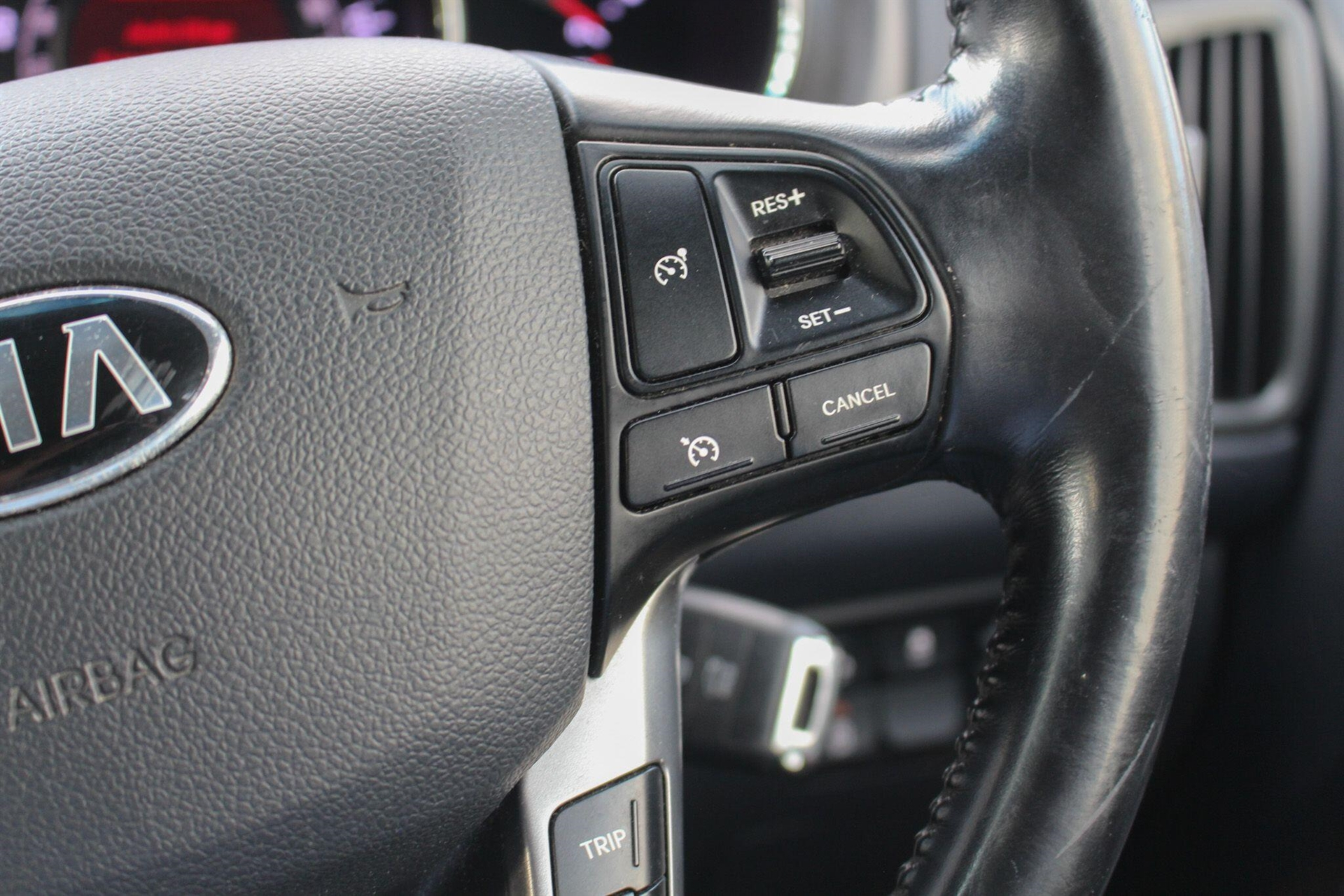 2013 KIA Rio thumbnail 24