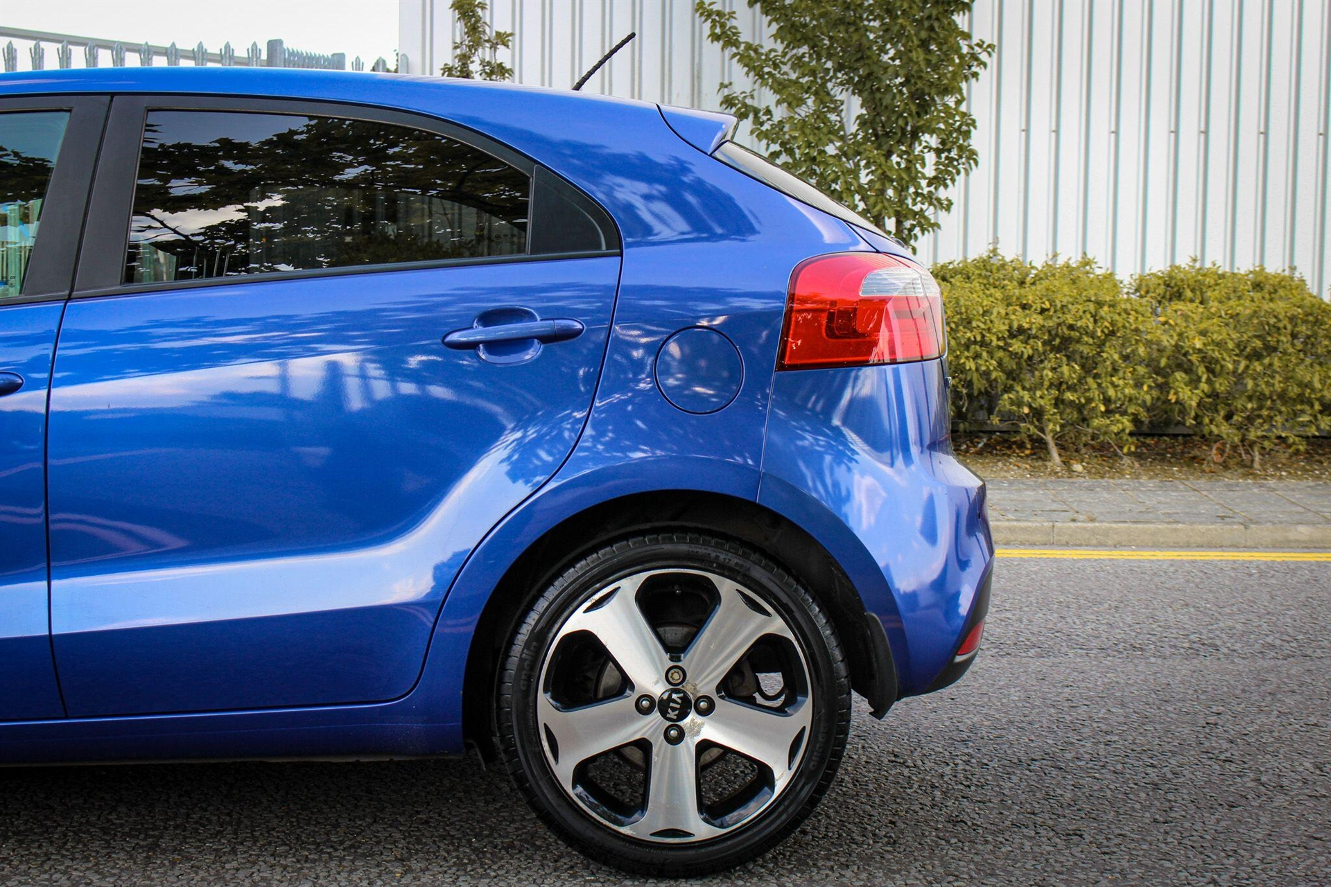 2013 KIA Rio thumbnail 17