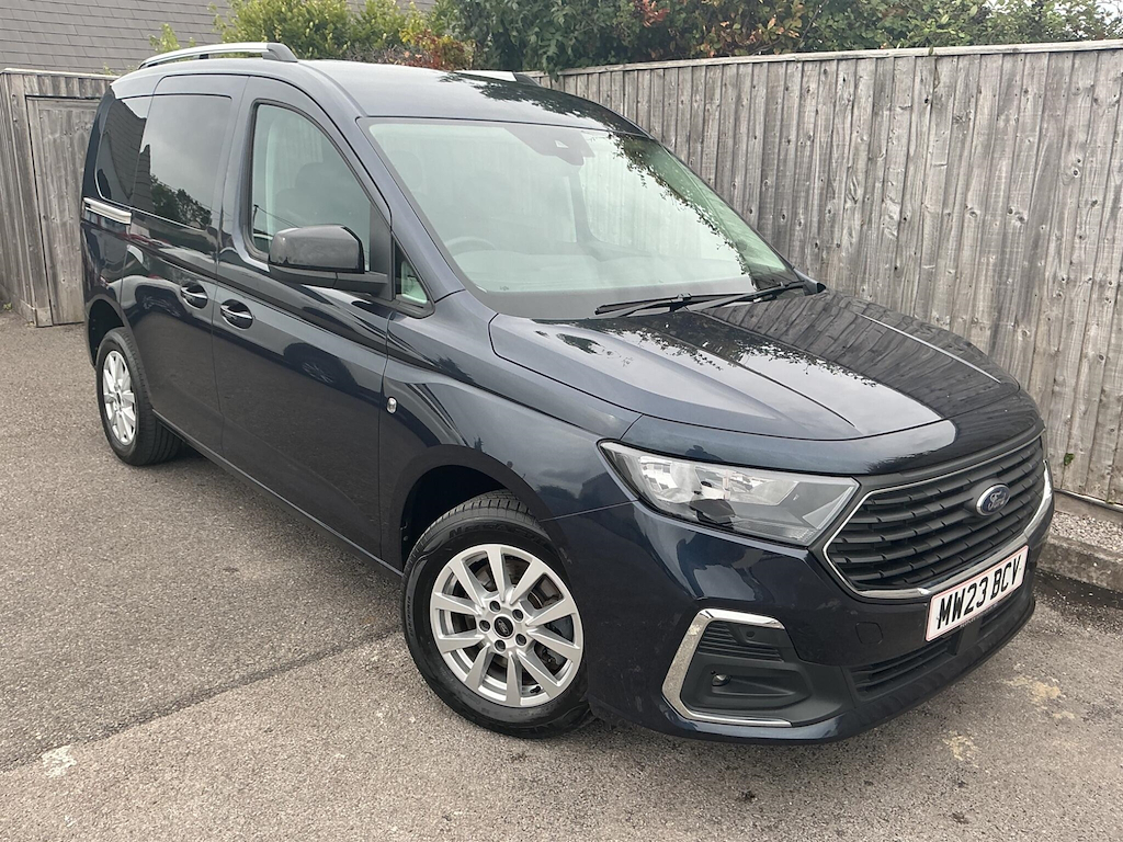 2023 Ford Tourneo