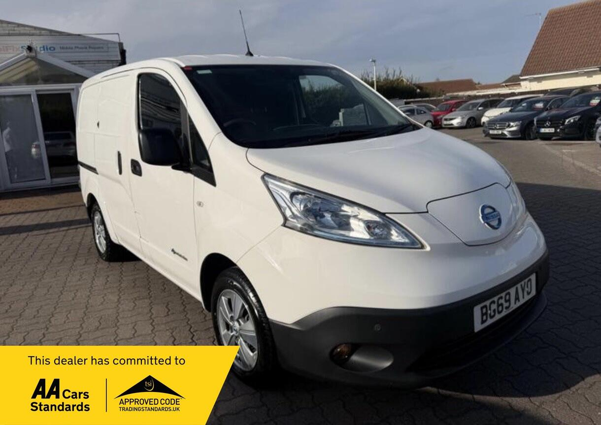2020 NISSAN NV200