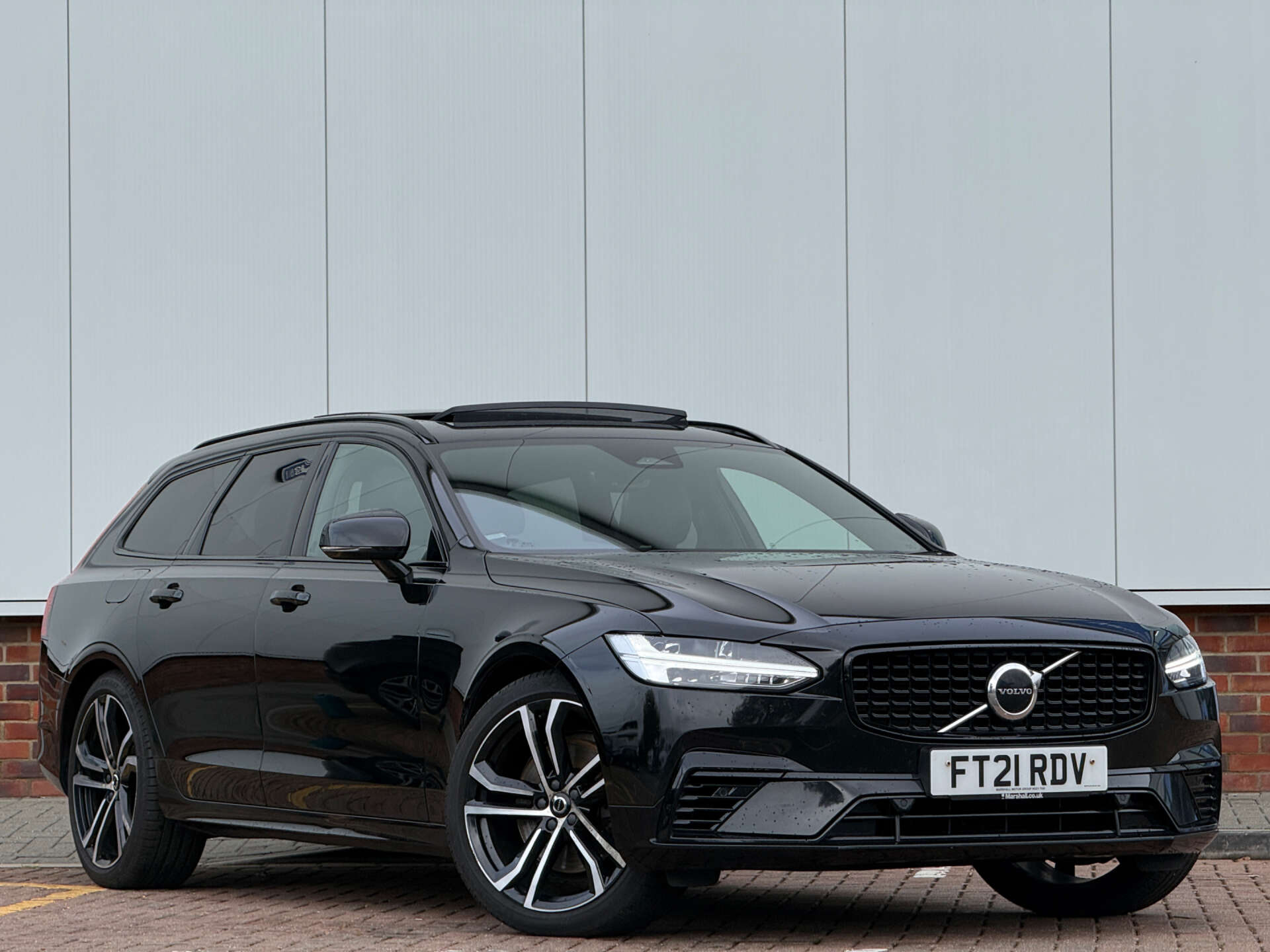 2021 Volvo V90