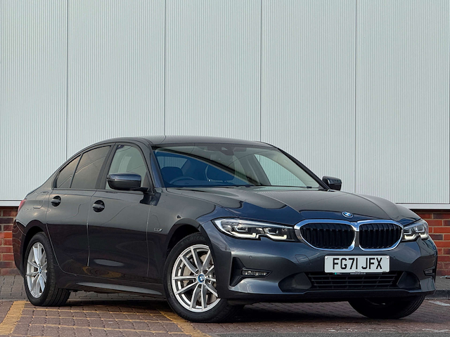 2021 bmw 330e se professional auto £9,990 9,990 £211.00 ulez compliant reg 2021 (71 reg) odometer 137,107 mi transmission automatic body type... photo
